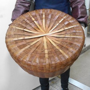 굽달린 뚜껑있는 바구니 대바구니 민속품 대나무