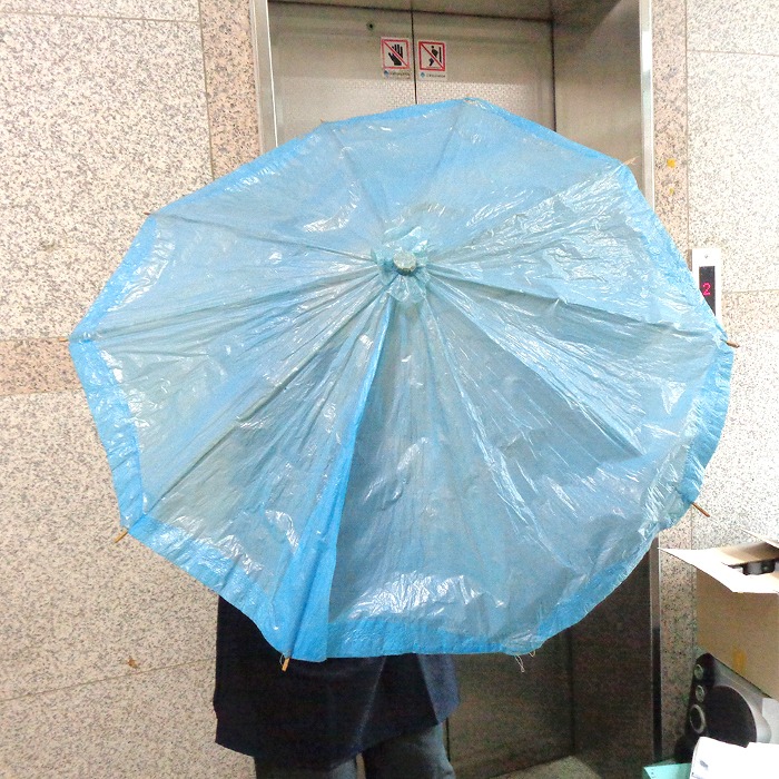 손잡이고장난 옛날 비닐우산  옛날우산 영화소품