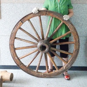 마차바퀴(지름118cm) /나무바퀴/대형수레바퀴/상점인테리어/엔틱소품/정원용품/수레바퀴/바퀴/나무바퀴