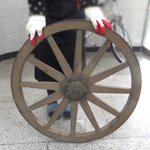 빈티지 마차바퀴 (지름72cm/나무바퀴/장식용바퀴