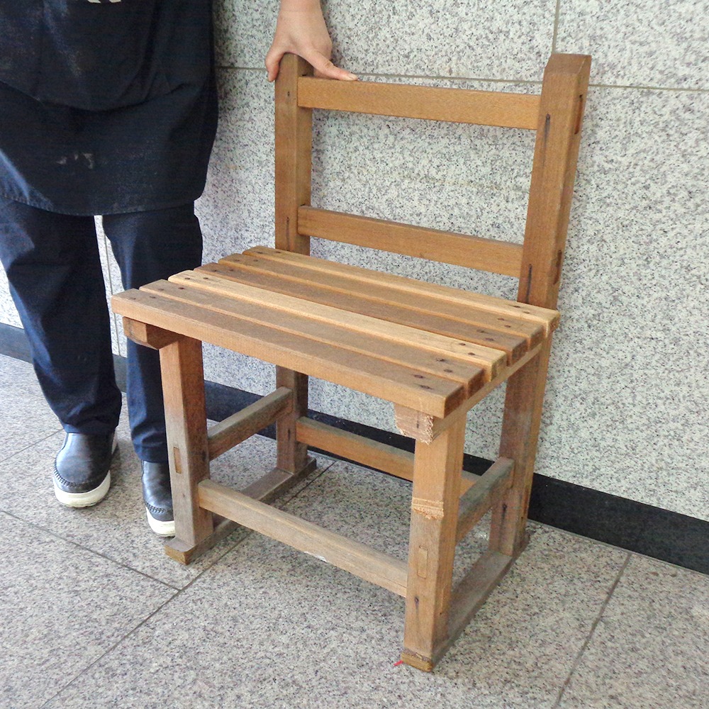 튼튼한 국민학교의자  소품의자 레트로 옛날물건