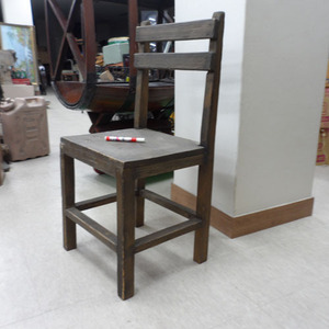 오래된 의자/옛날 나무 의자/추억의소품/선생님 의자/이발 의자/나무 의자